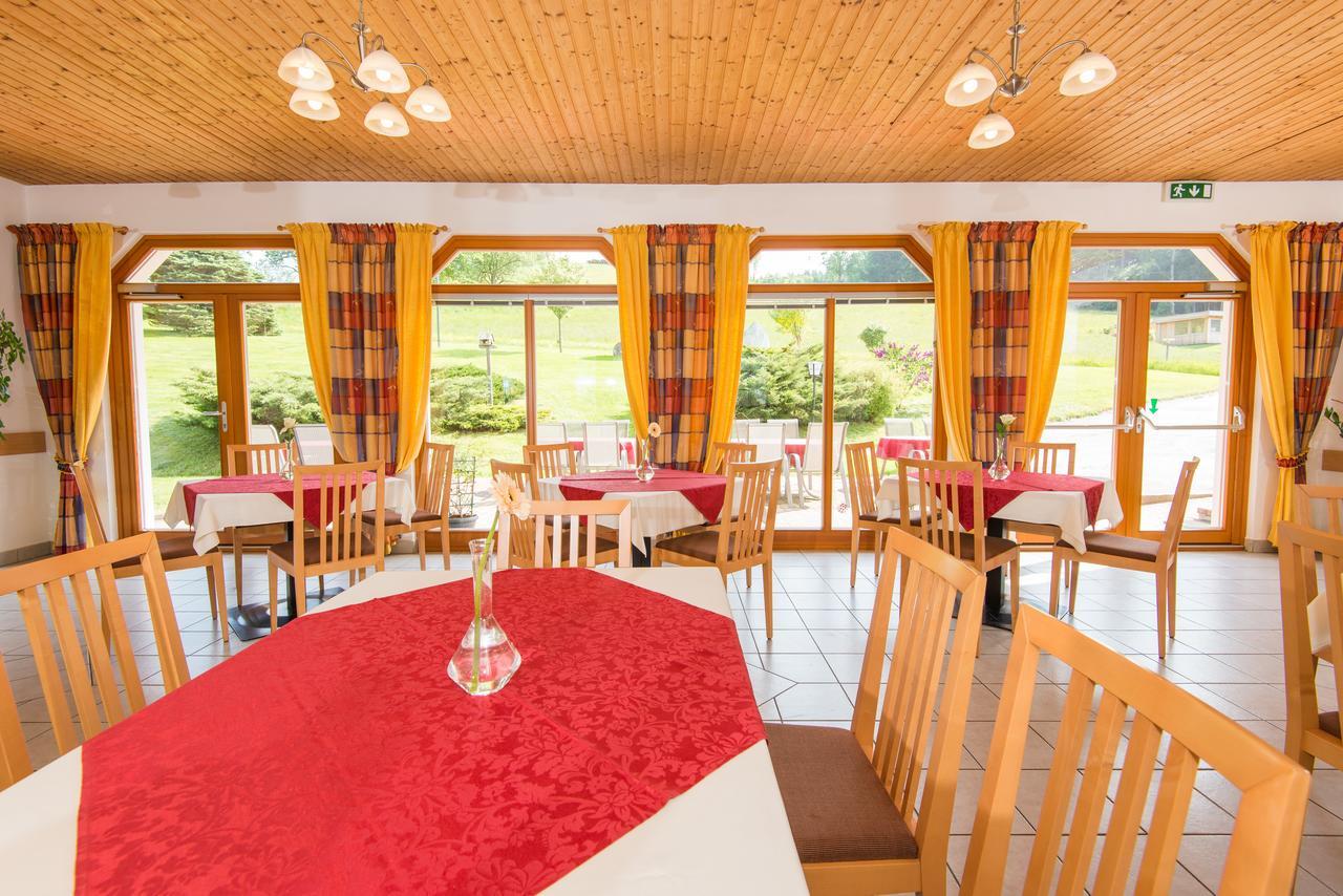 Gasthof Wiesenhofer Hotel Miesenbach  Exterior foto